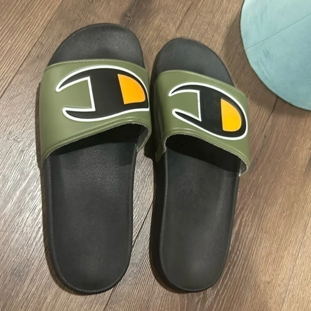 Champion Sandals ! Size 10